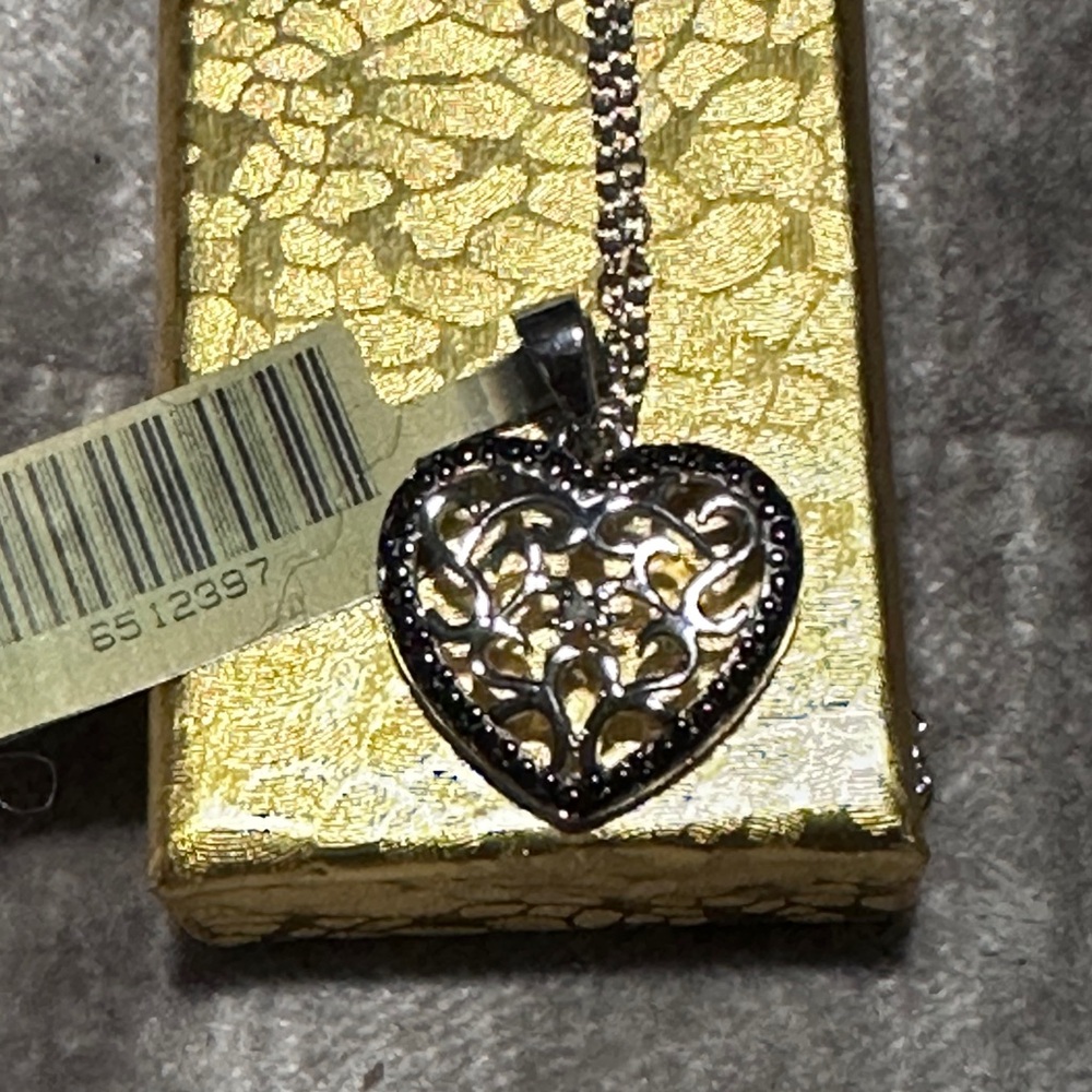 Diamond Heart Pendant Necklace NWT